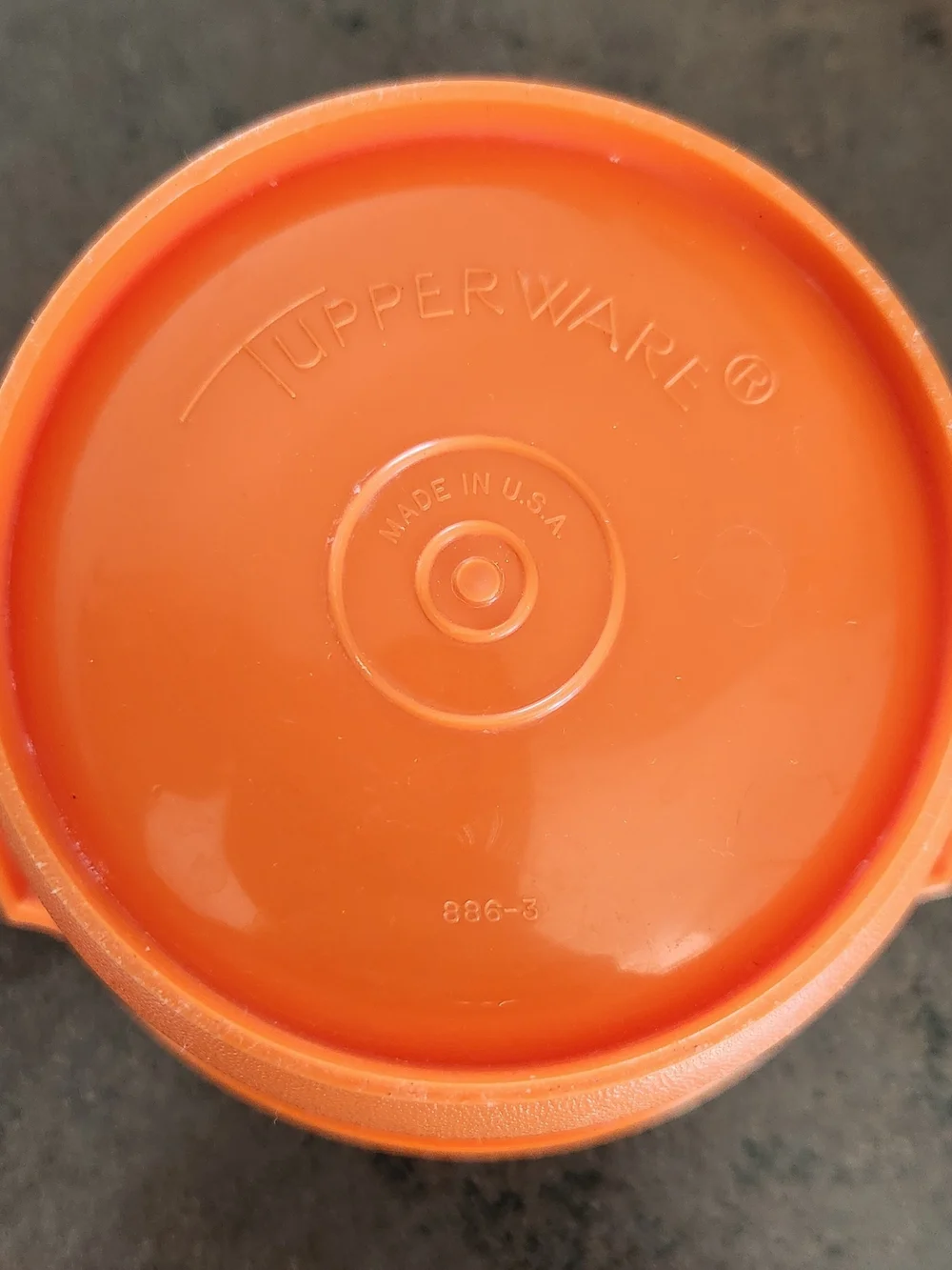 Vintage Tupperware Harvest Orange Servalier Bowl #886-3 With Starburst Lid